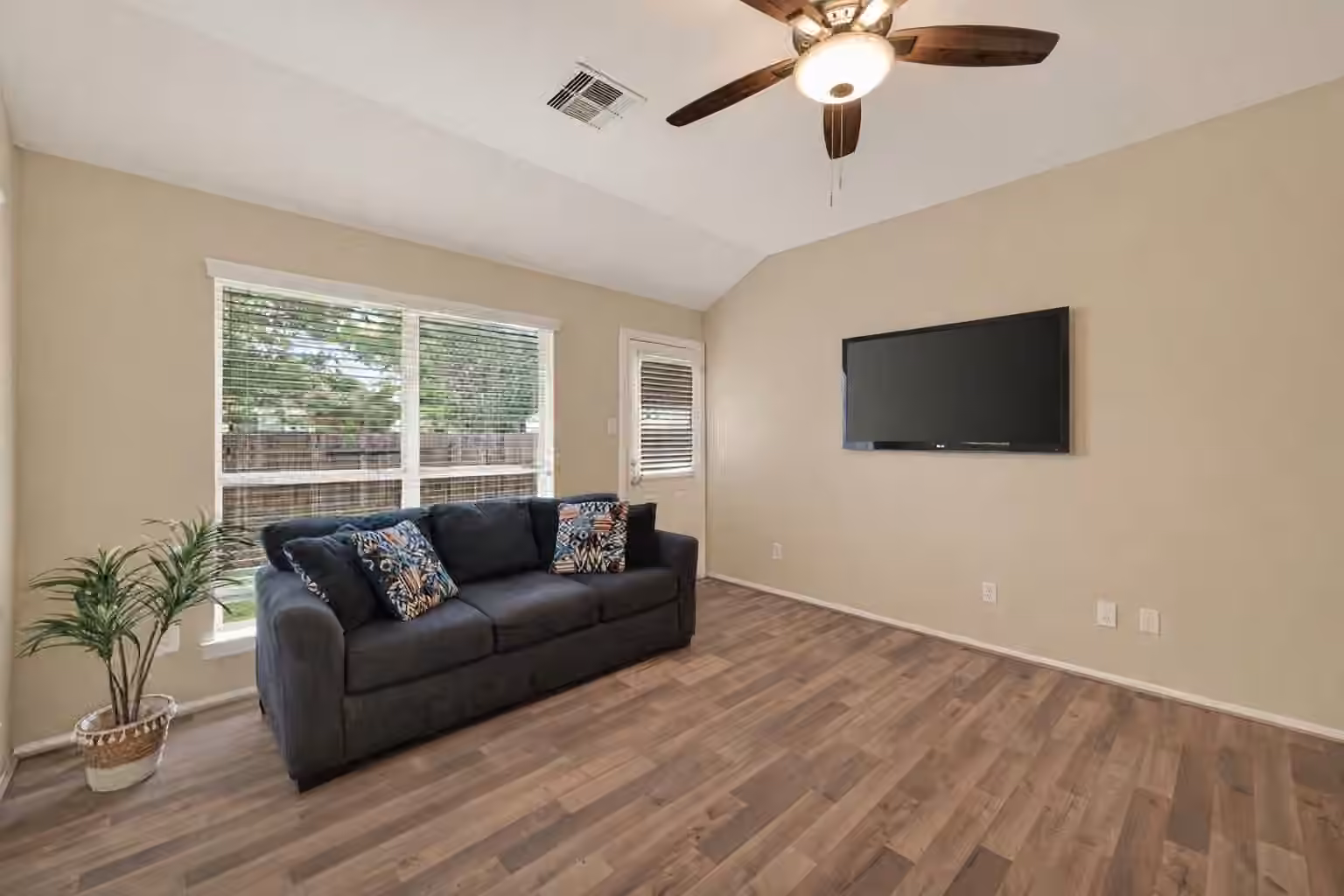 Photo 4 of 19410 Cypress Rose Court, Katy, TX