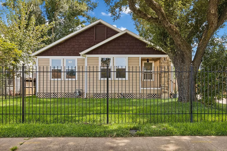 Photo 2 of 10407 Alcott Drive, Houston, TX