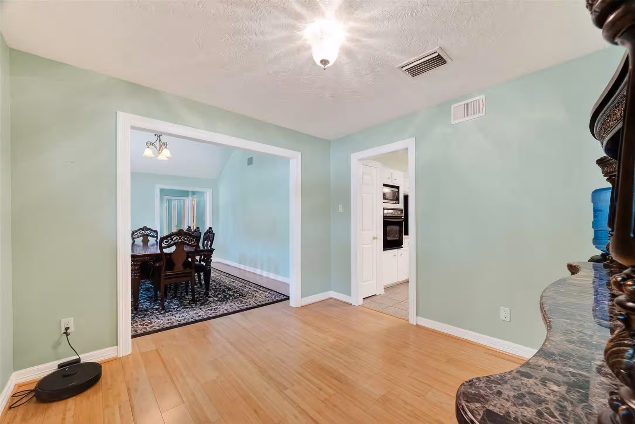 Photo 6 of 5442 Darnell Street, Houston, TX