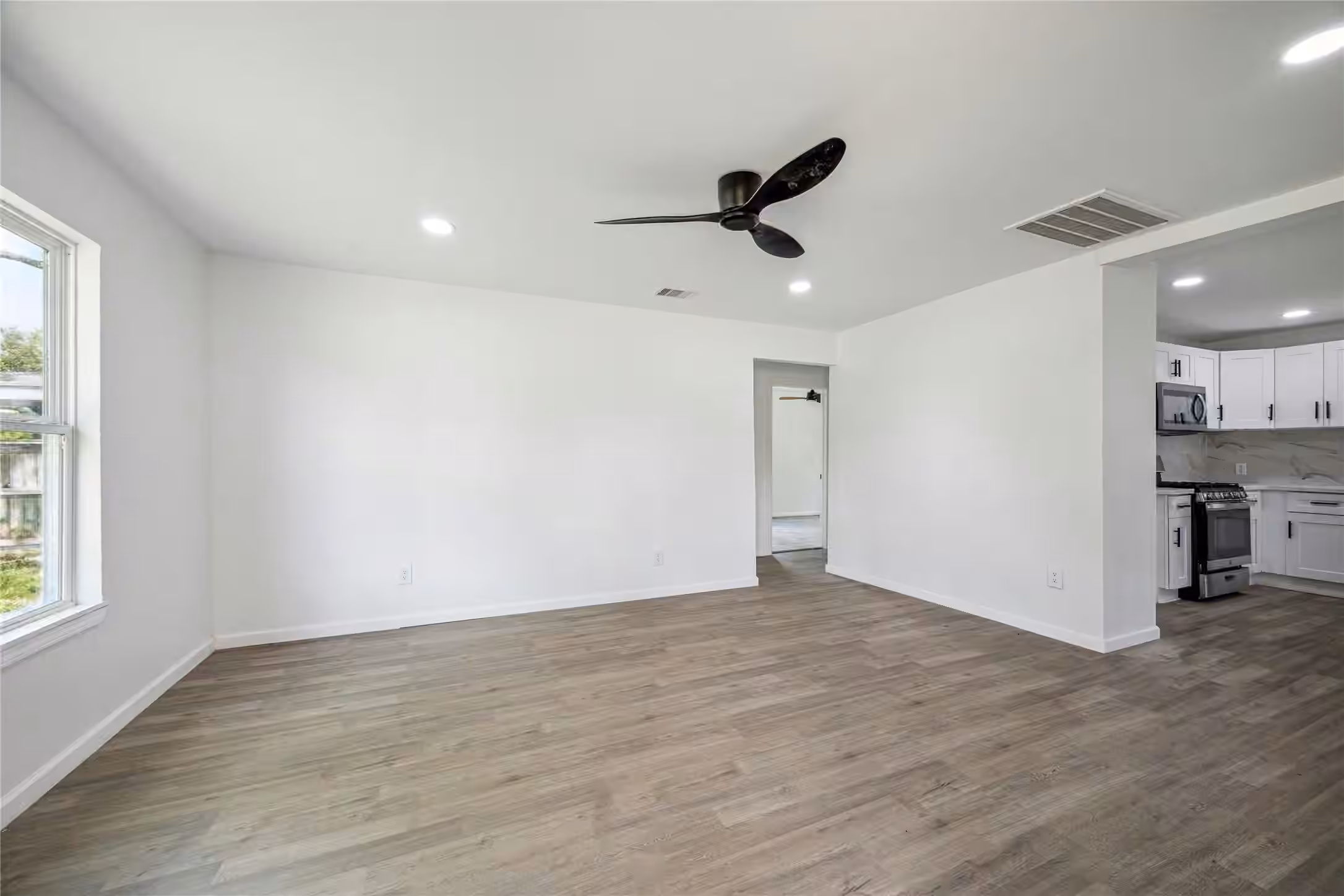 Photo 6 of 5614 El Buey Way, Houston, TX
