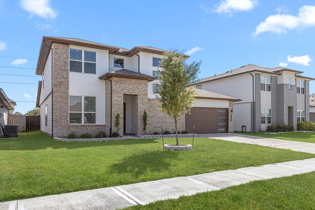 Photo 2 of 7018 Whispering Leaf Street, Rosenberg, TX