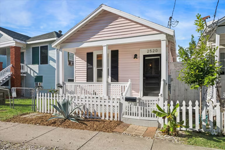 Photo 2 of 2520 Avenue L, Galveston, TX
