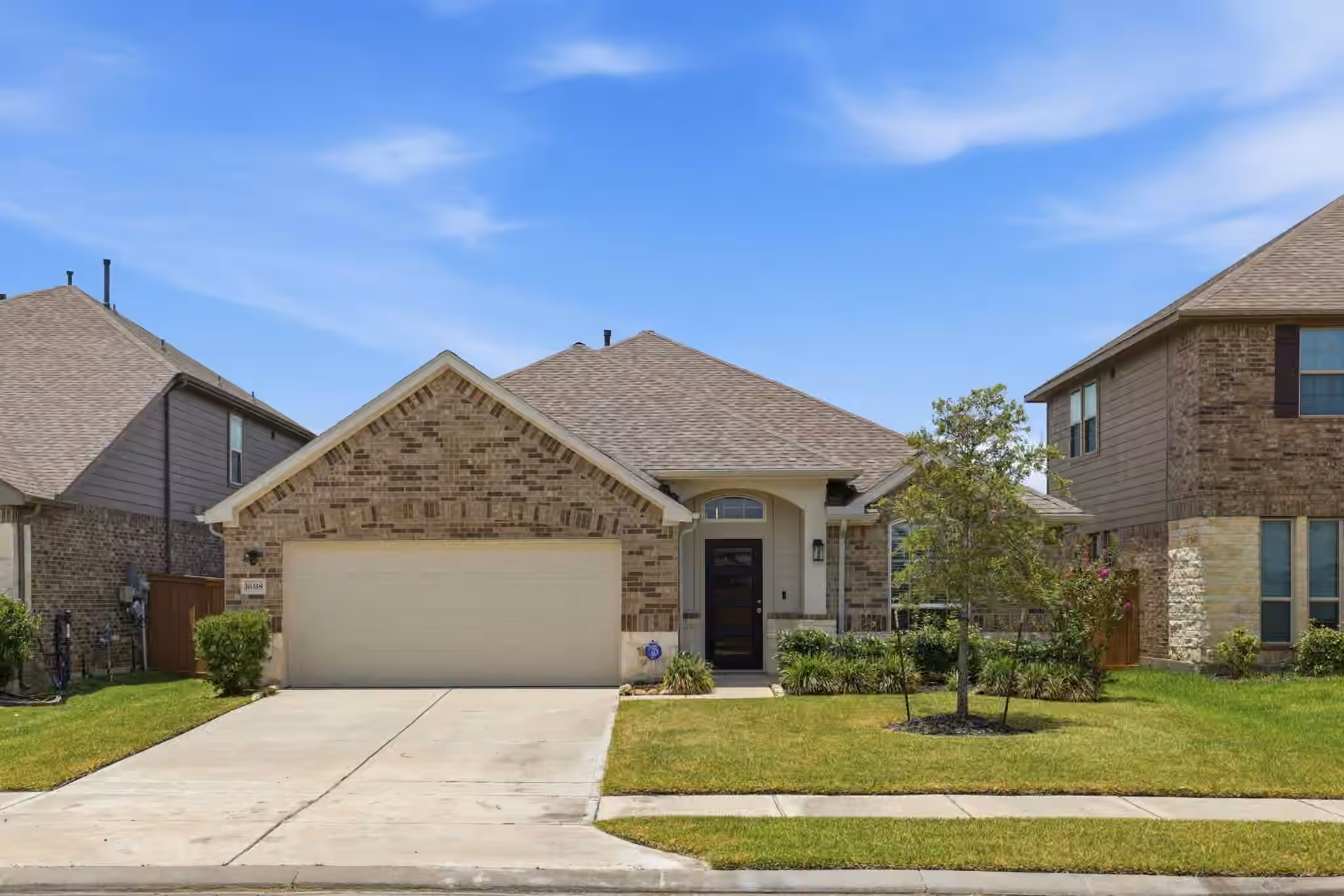 Photo 2 of 10318 Muir Bend Drive, Rosharon, TX