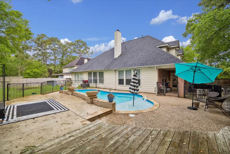 Photo 5 of 6334 Shoreview Court, Humble, TX