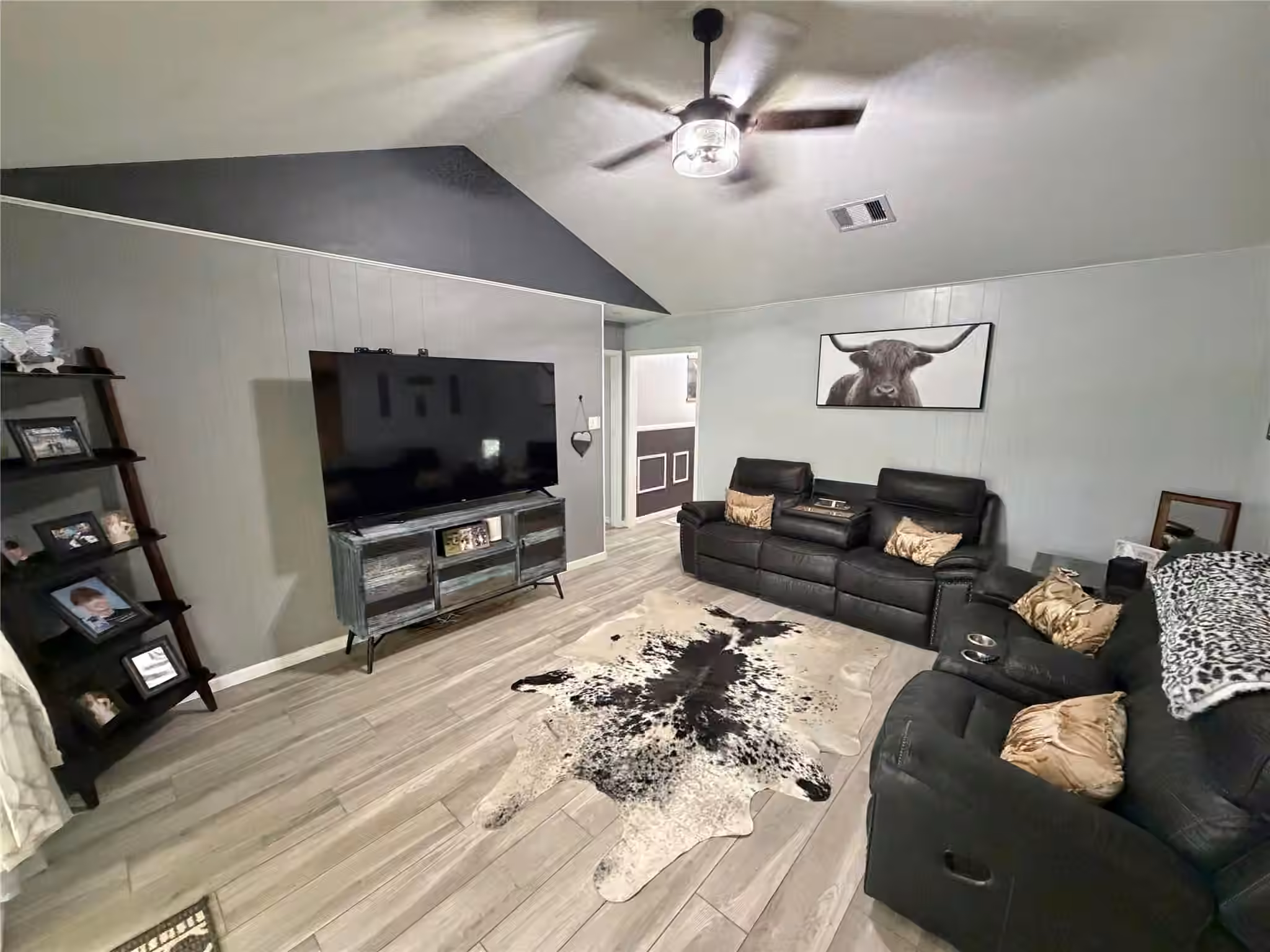 Photo 5 of 905 Southside Drive, Angleton, TX