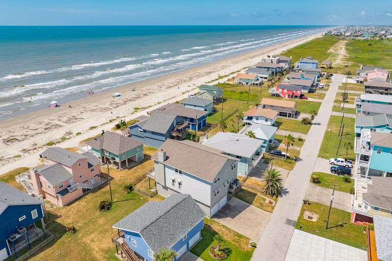 Photo 3 of 13037 John Reynolds Road, Galveston, TX