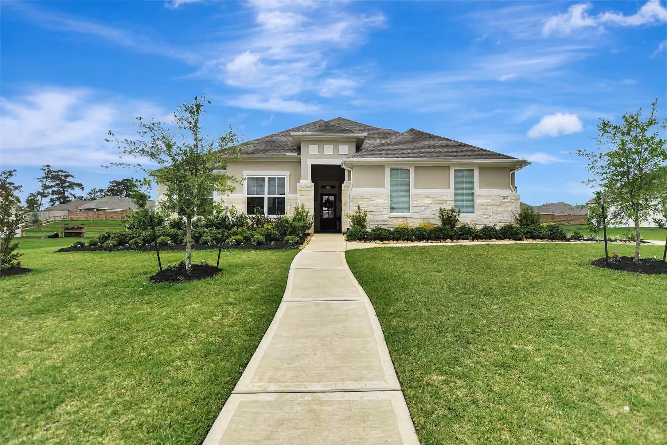 Photo 2 of 16548 Gaines Glen Lane, Montgomery, TX