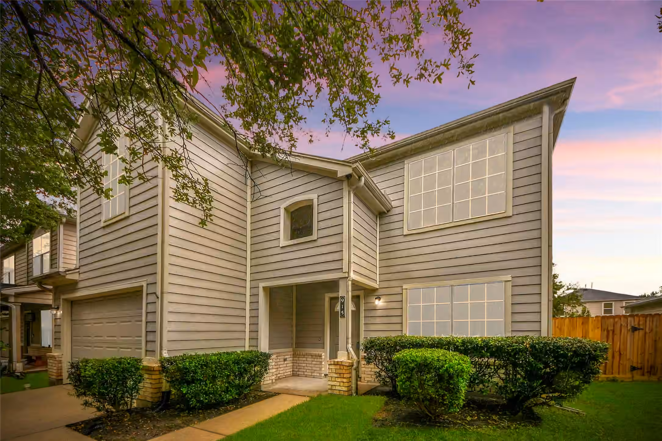 Photo 2 of 915 Grand Plains Drive, Houston, TX