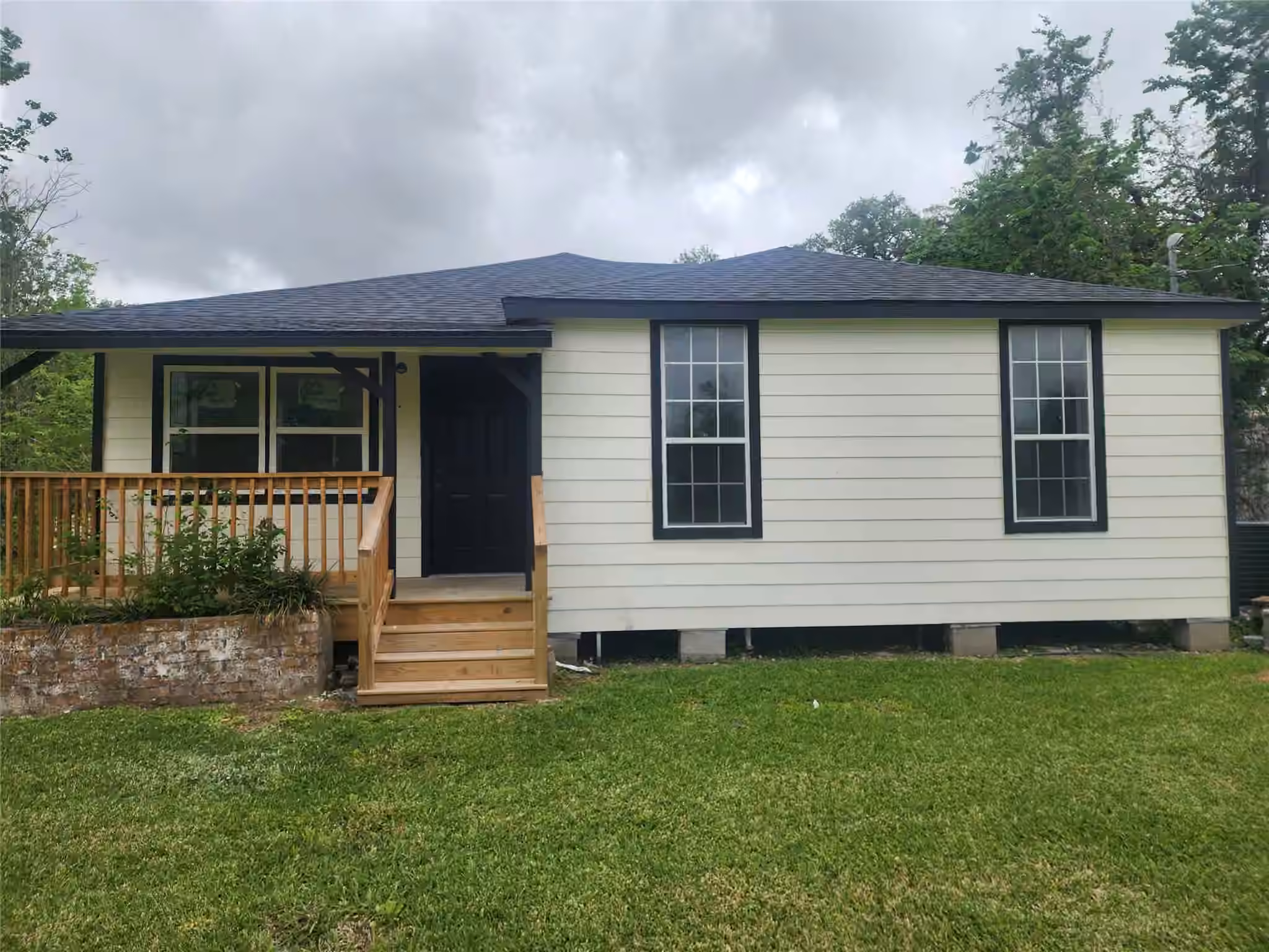 Photo of 839 Yaupon Street, Clute, TX