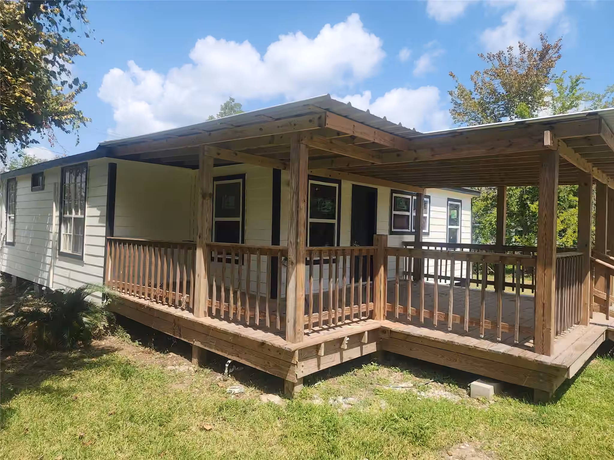 Photo 6 of 839 Yaupon Street, Clute, TX