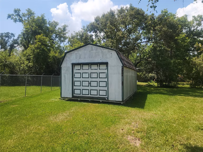 Photo 7 of 839 Yaupon Street, Clute, TX