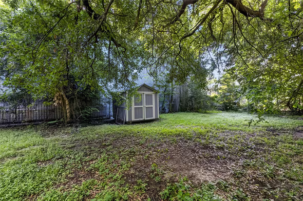 Photo 4 of 402 Harvard Street, Houston, TX