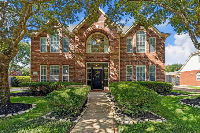 Photo 2 of 3615 Garrettsville Drive, Pearland, TX