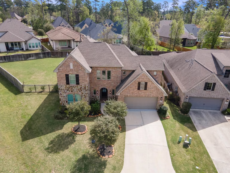 Photo 4 of 414 Rowan Pine Court, Conroe, TX