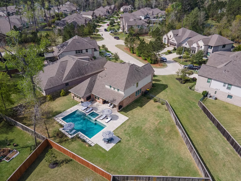 Photo 5 of 414 Rowan Pine Court, Conroe, TX