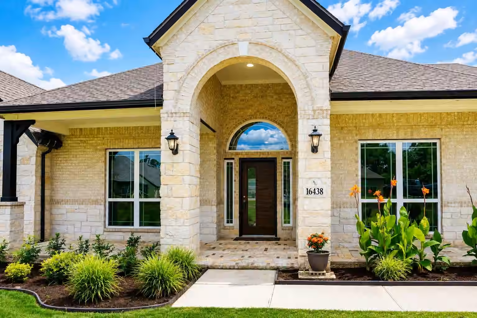 Photo 4 of 16438 Stonewall Street, Conroe, TX
