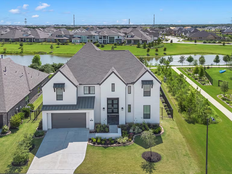 Photo 3 of 11319 Flying Admiral Drive, Cypress, TX