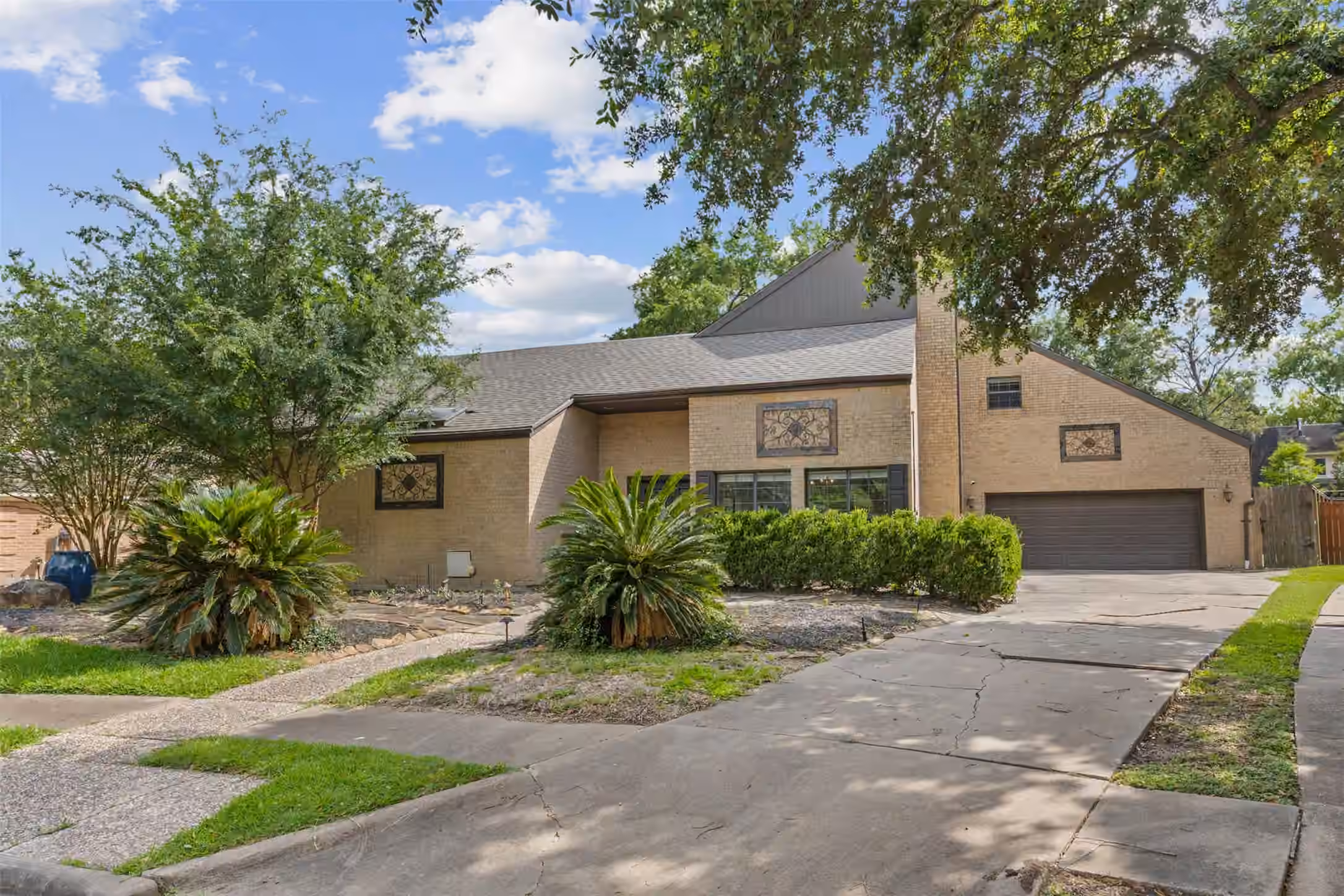 Photo 3 of 1616 Park Haven Drive, Houston, TX