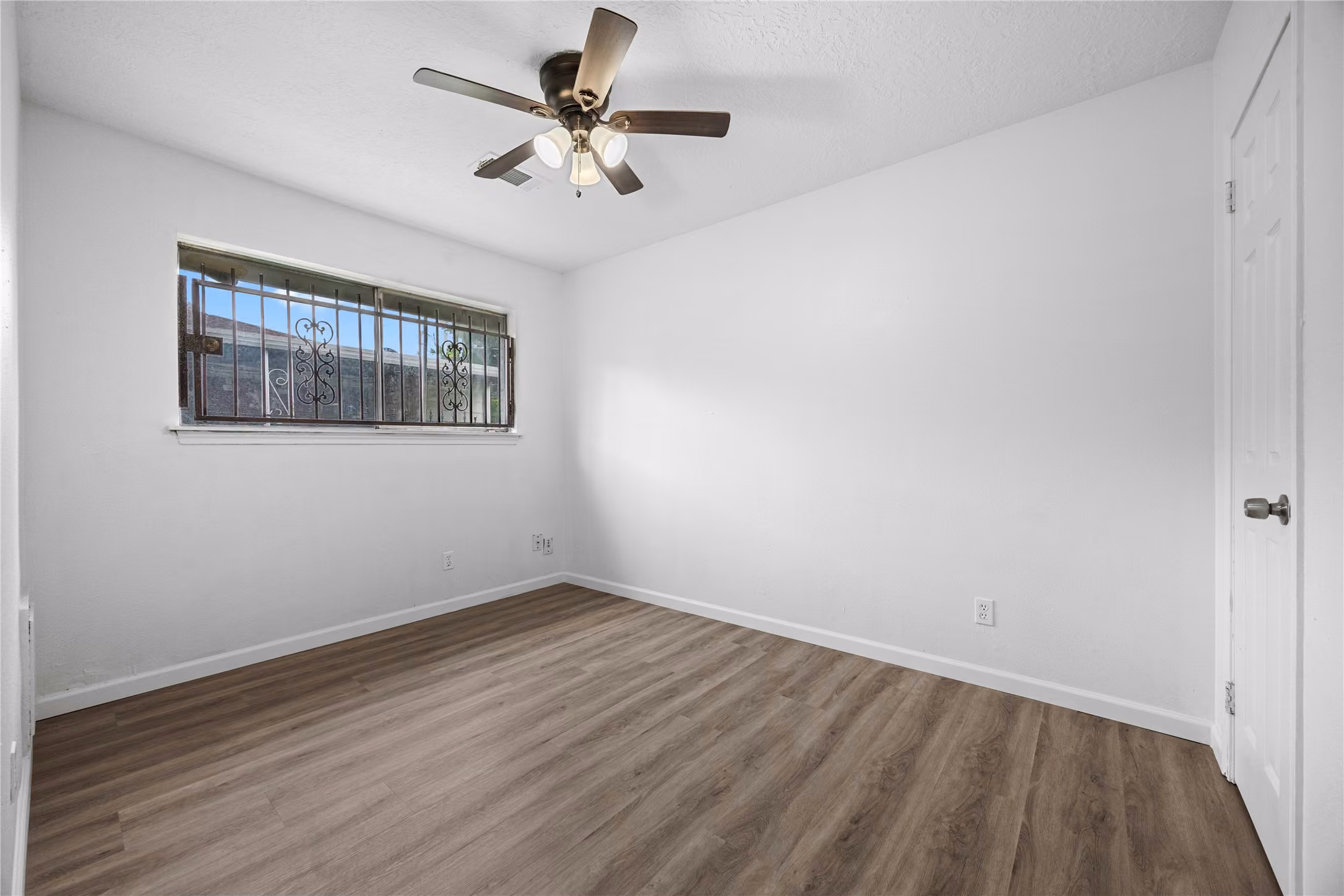 Photo 7 of 3110 Brisbane Street, Houston, TX