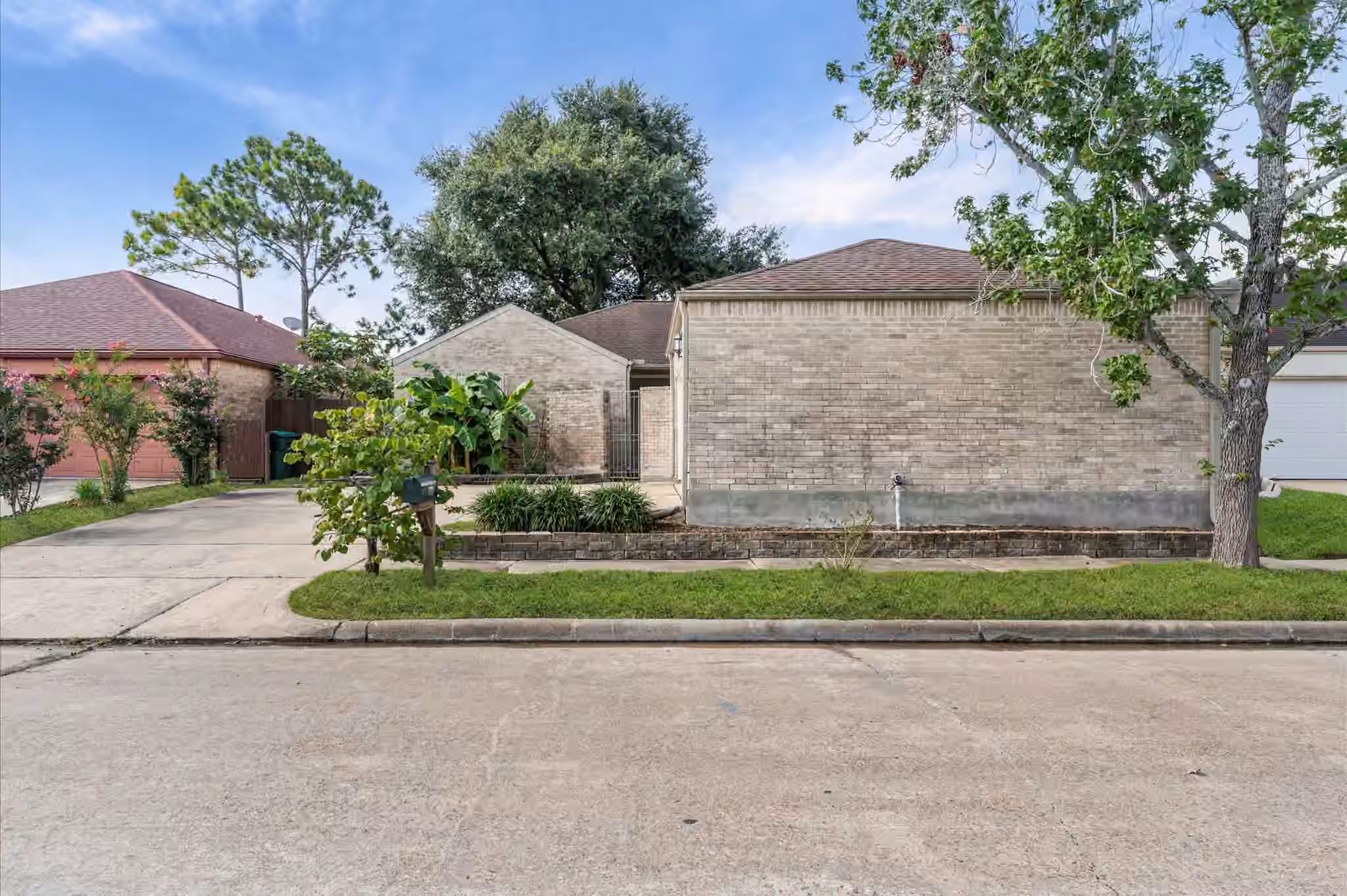 Photo 4 of 7731 Quail Meadow Drive, Houston, TX