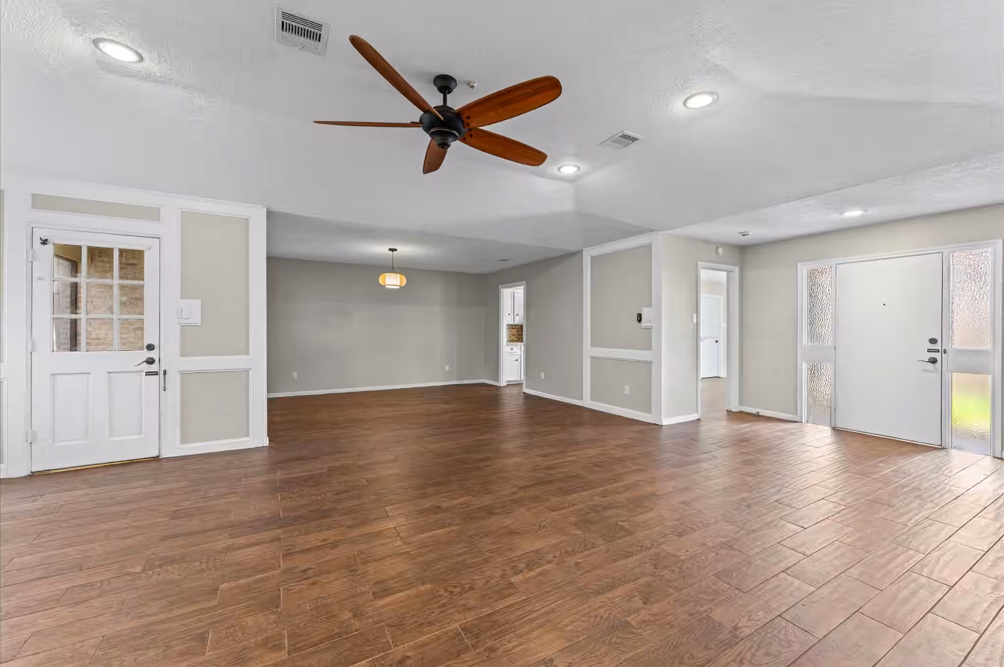Photo 7 of 7731 Quail Meadow Drive, Houston, TX