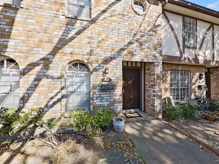 Photo of 8101 Amelia Road 404, Houston, TX 77055