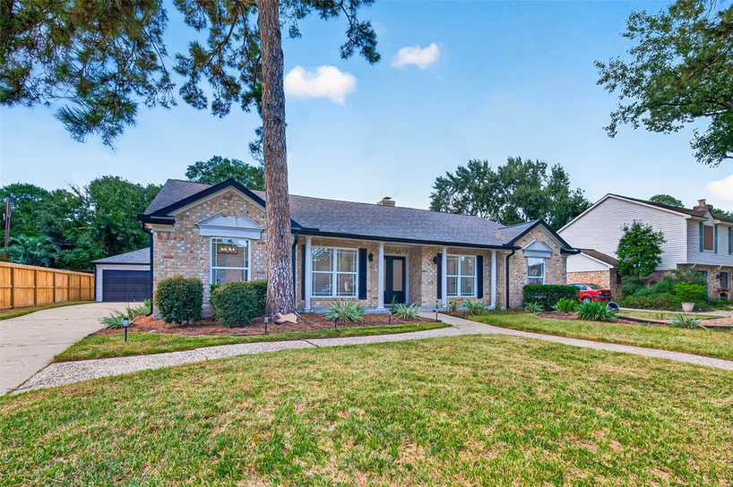 Photo 3 of 15402 Ripplestream Street, Houston, TX