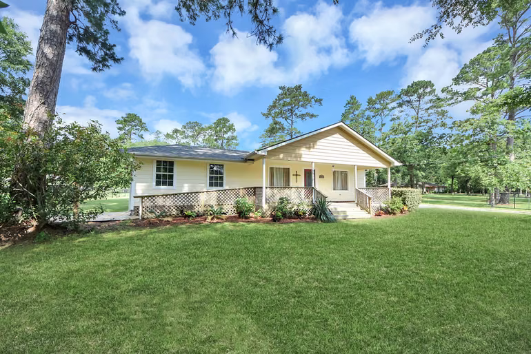 Photo 3 of 15443 W Loop Dr, Plantersville, TX