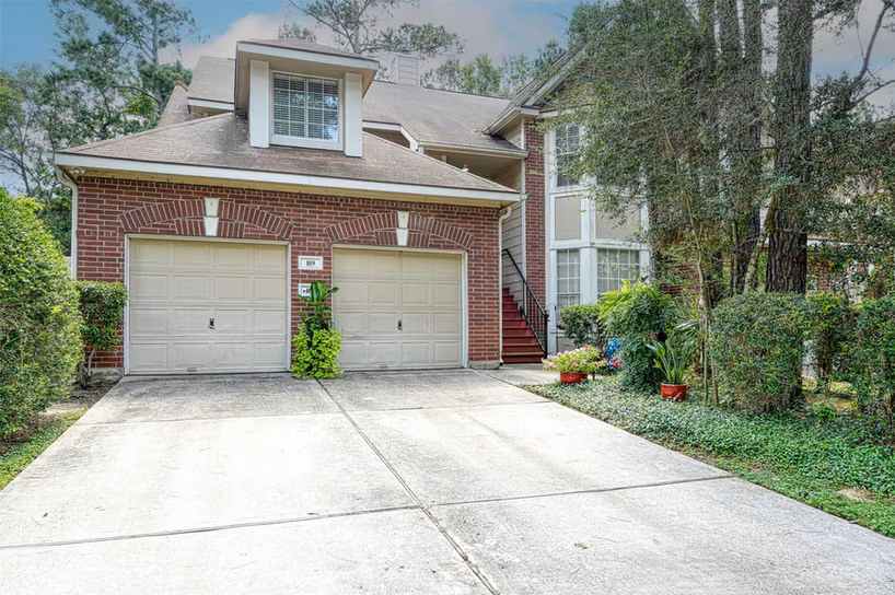 Photo of 109 Avonlea, The Woodlands, TX 77382