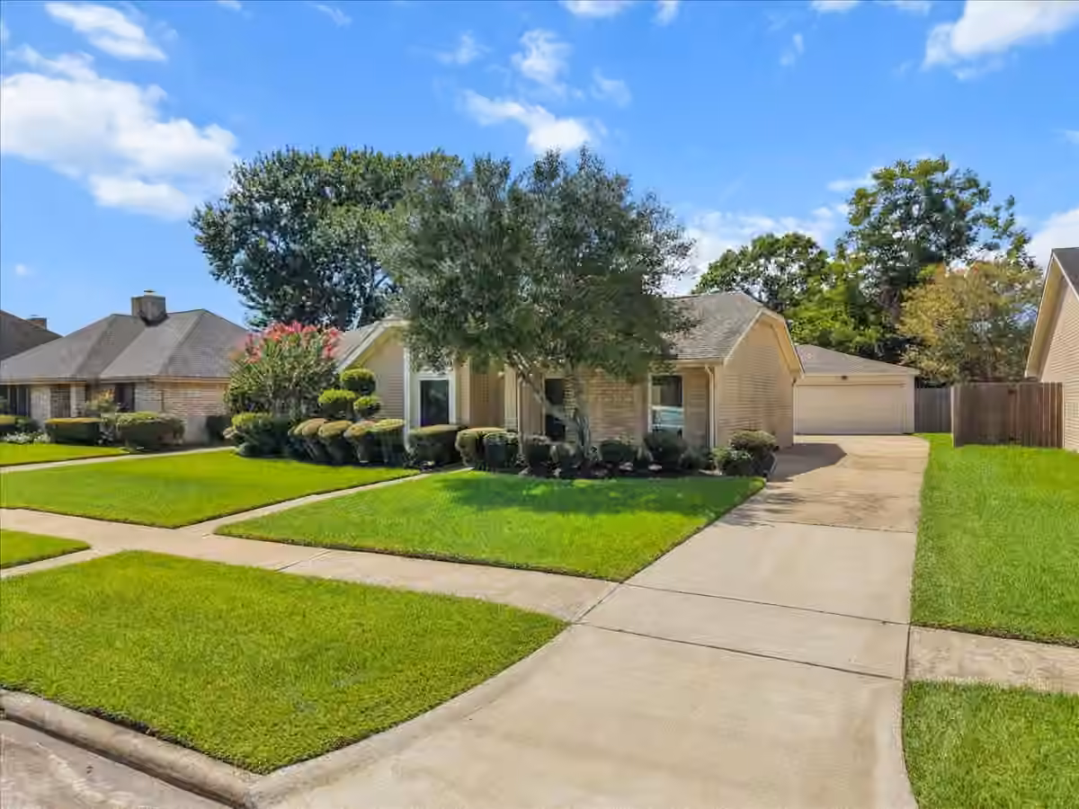 Photo 3 of 10031 Sagegate Drive, Houston, TX