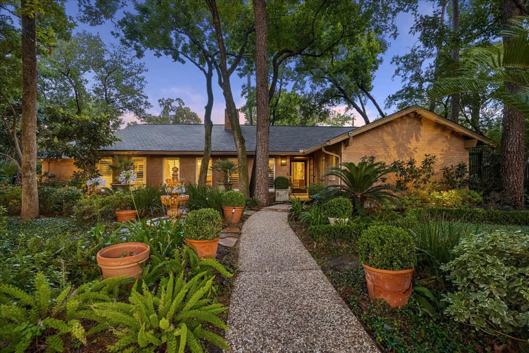 Photo of 3615 Ascot Lane, Houston, TX 77092