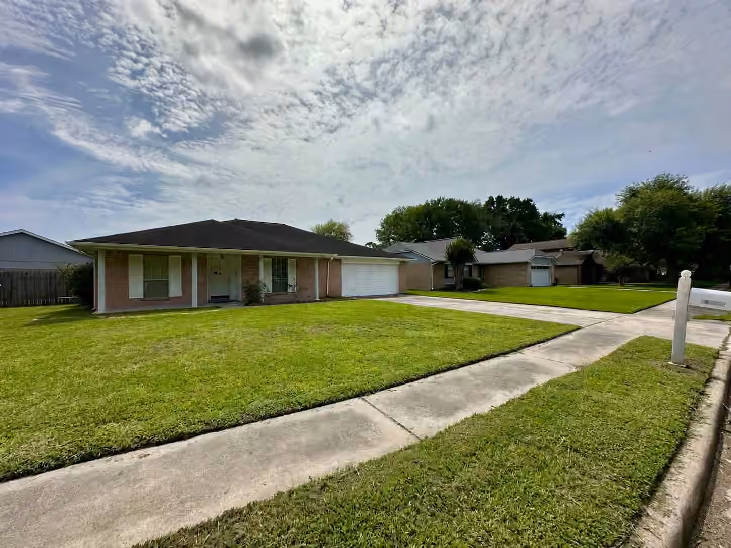 Photo 2 of 215 Old Oaks Street, League City, TX