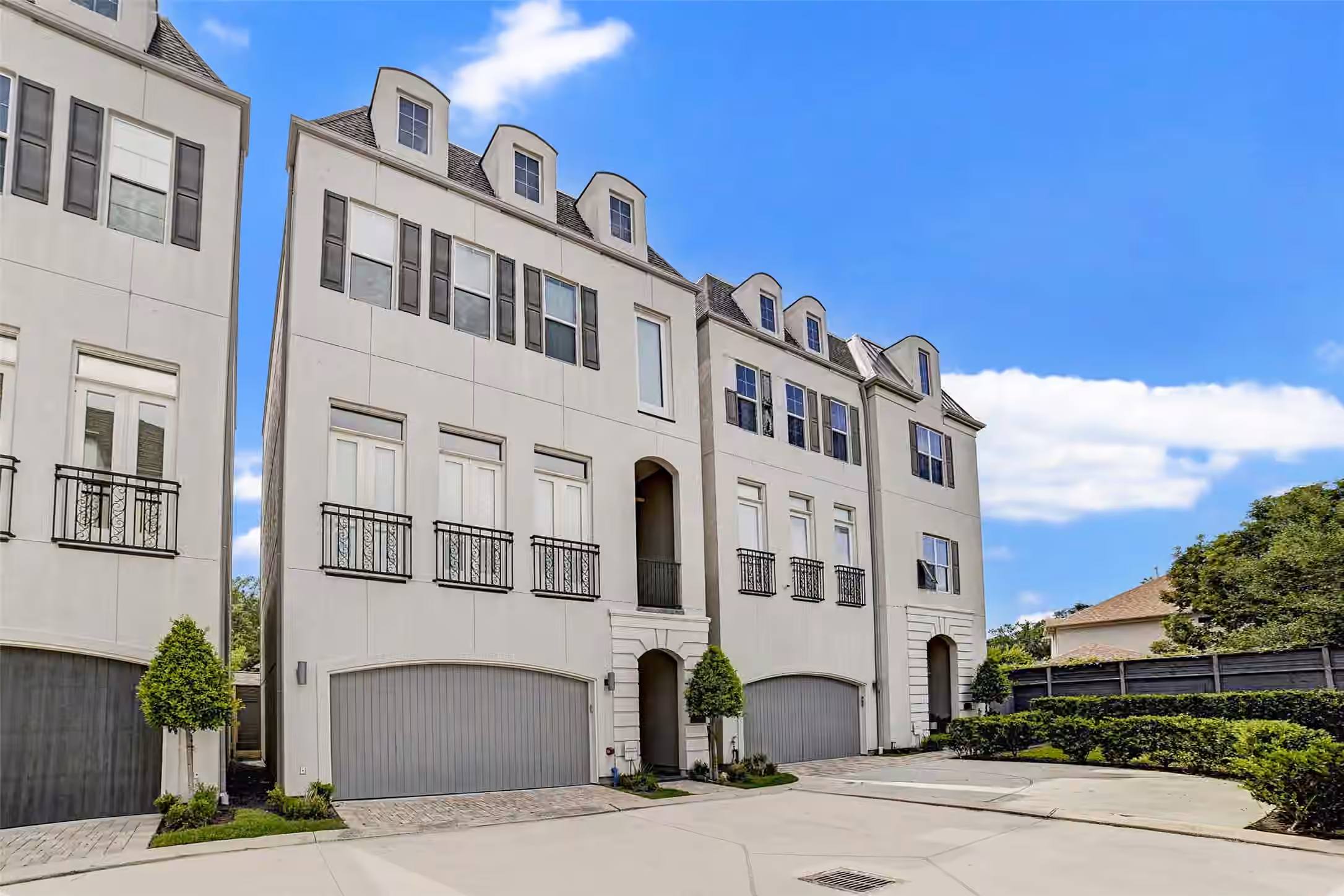 Photo 3 of 1010 Savannah Cedar Lane, Houston, TX