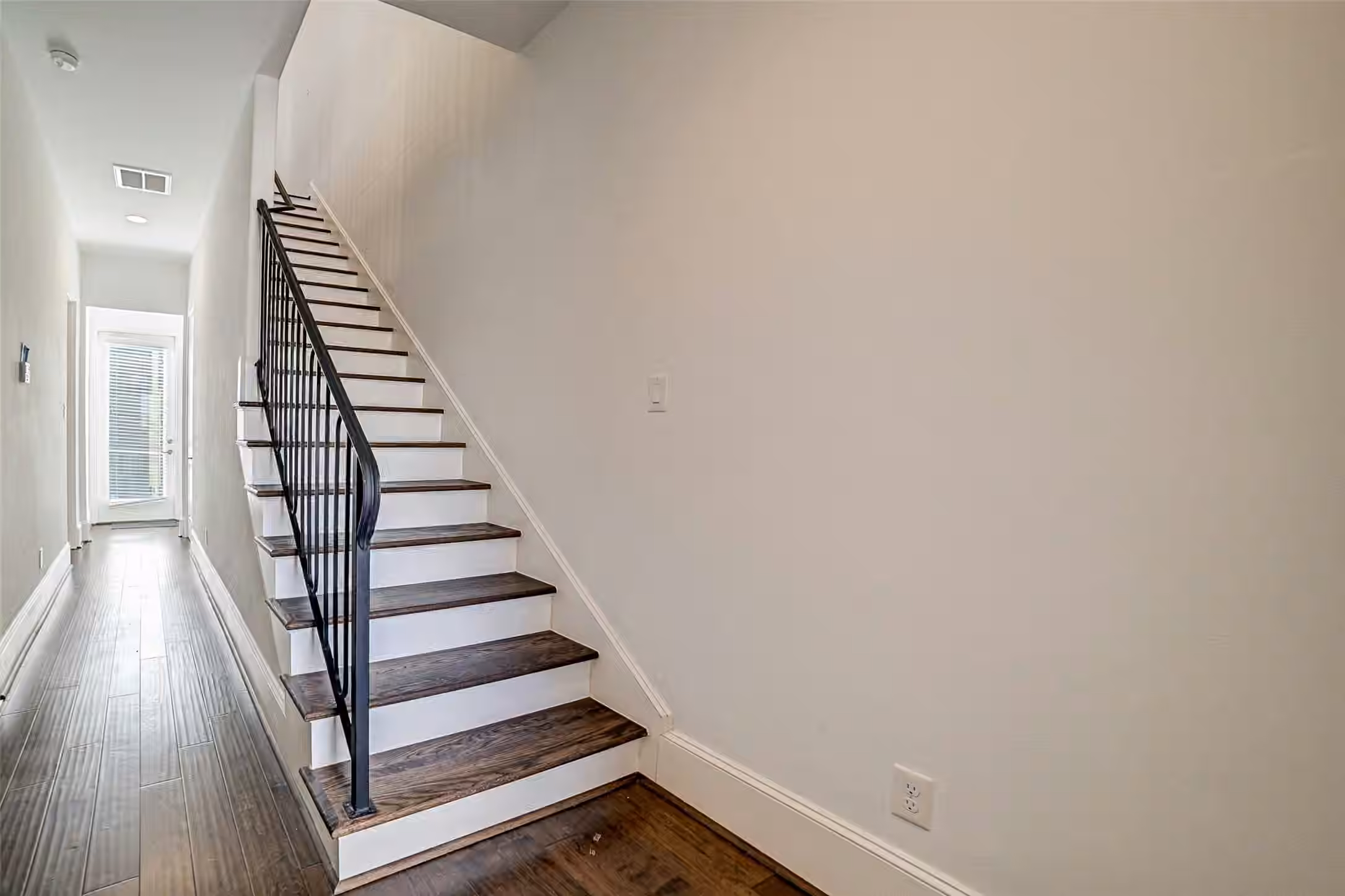 Photo 5 of 1010 Savannah Cedar Lane, Houston, TX