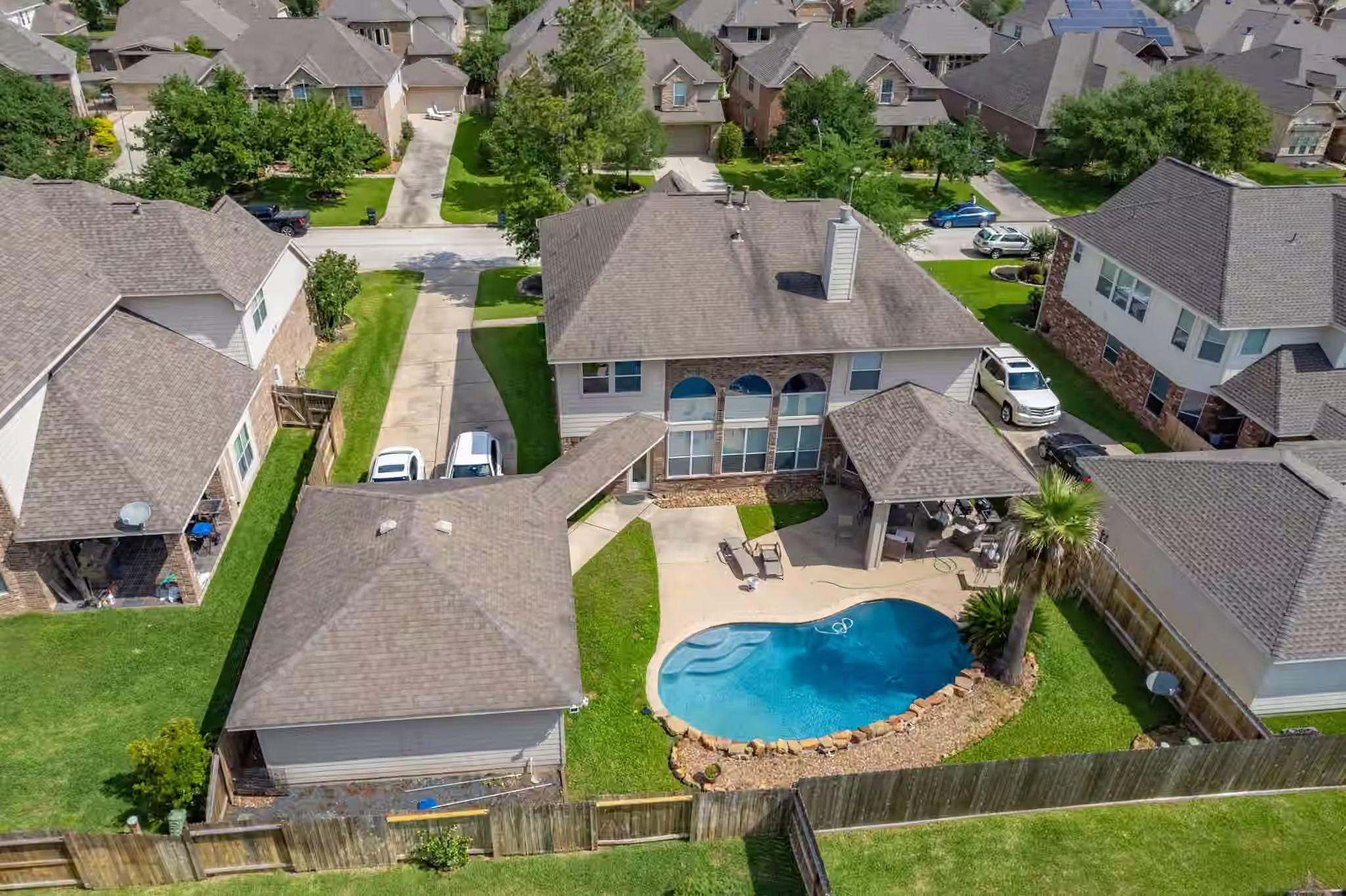 Photo 3 of 6727 Montay Bay Drive, Spring, TX