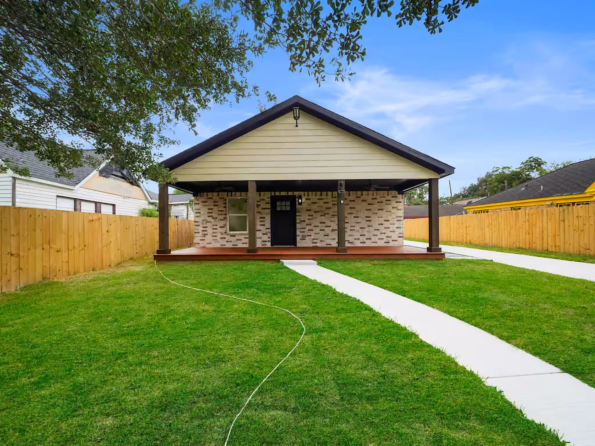 Photo 2 of 1408 Pearson Street, Houston, TX