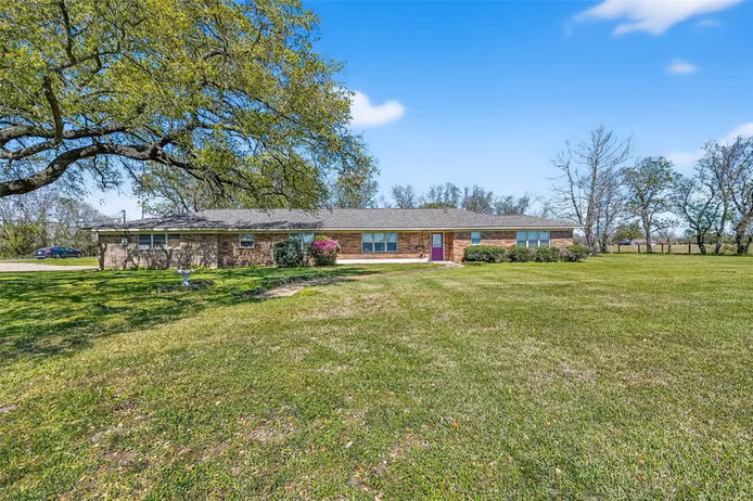 Photo 2 of 11934 Fm 1994 Road, Guy, TX