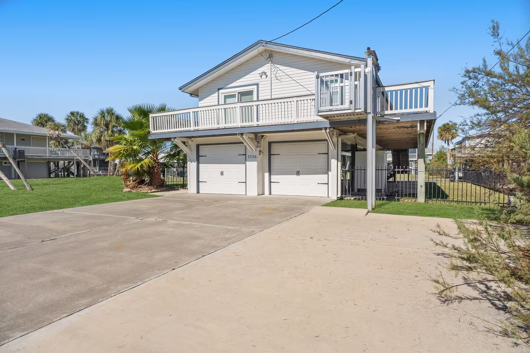 Photo 3 of 3730 Concho Key, Galveston, TX