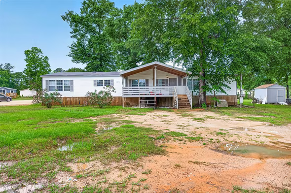 Photo 4 of 5982 Waukegan Rd, Conroe, TX