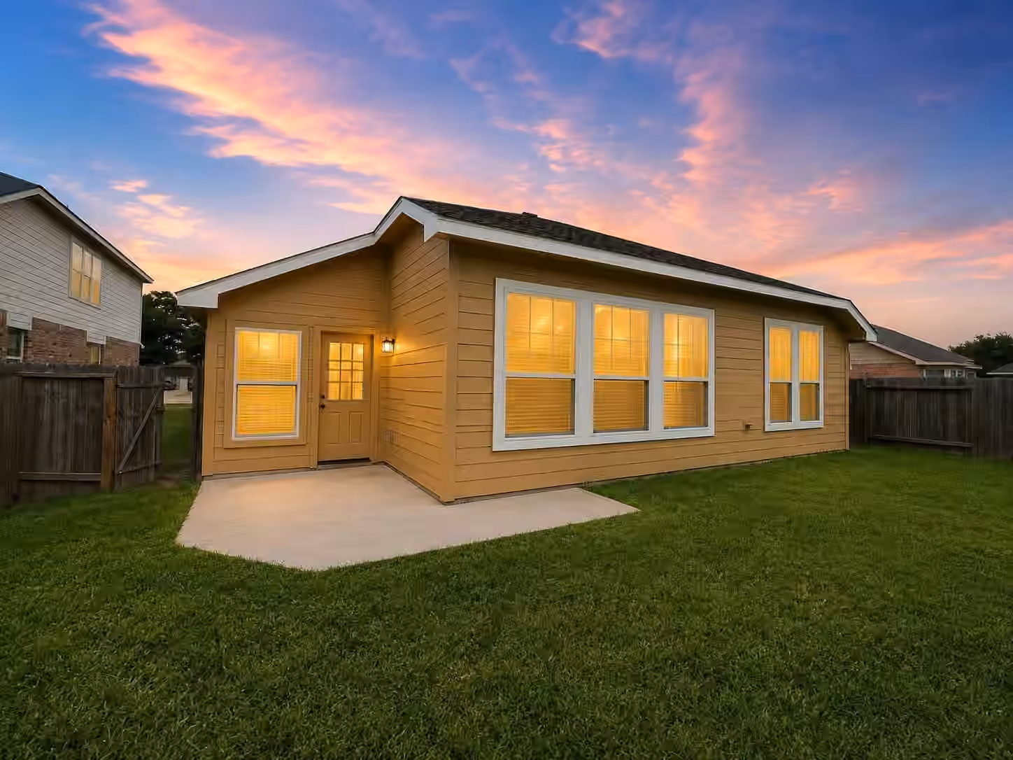 Photo 2 of 11506 Sandstone Canyon Drive, Humble, TX