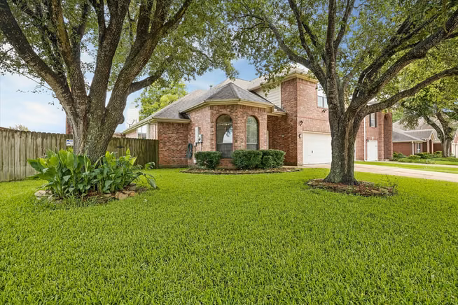 Photo 5 of 16542 Crossfield Drive, Houston, TX