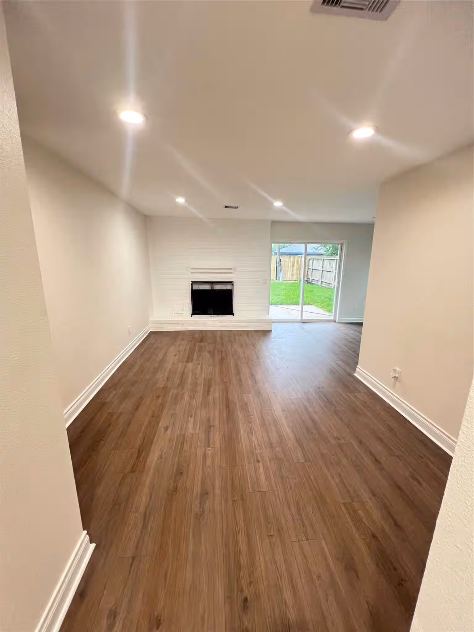 Photo 3 of 5303 Ingomar Way, Houston, TX