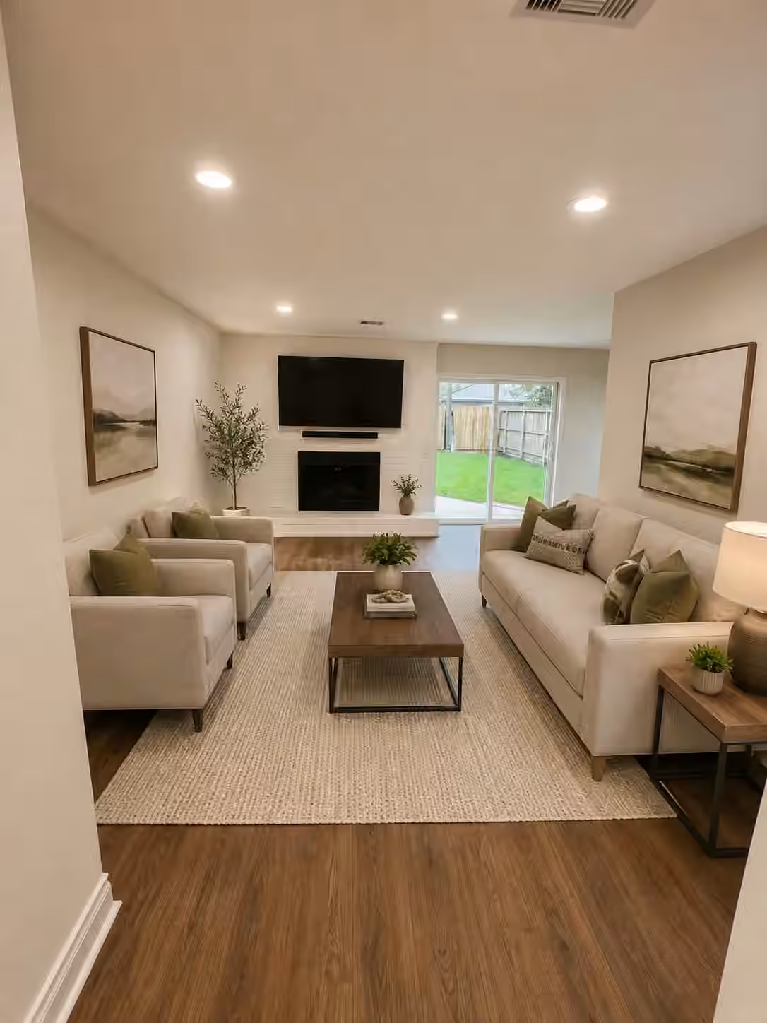 Photo 4 of 5303 Ingomar Way, Houston, TX