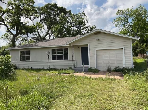 Photo of 1156 2nd Street, Clute, TX