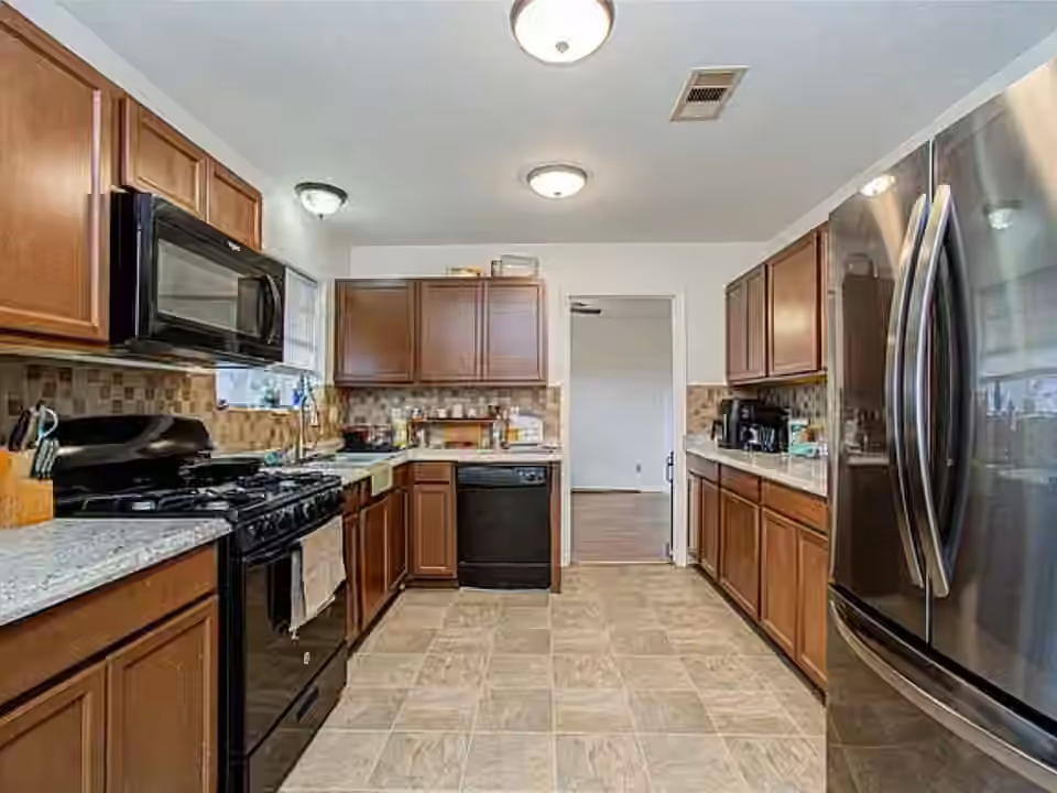 Photo 6 of 1710 W 11th Street, Freeport, TX