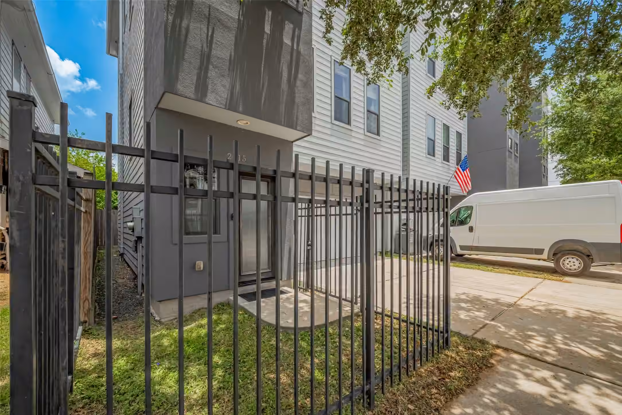 Photo 2 of 2115 Hadley Street, Houston, TX