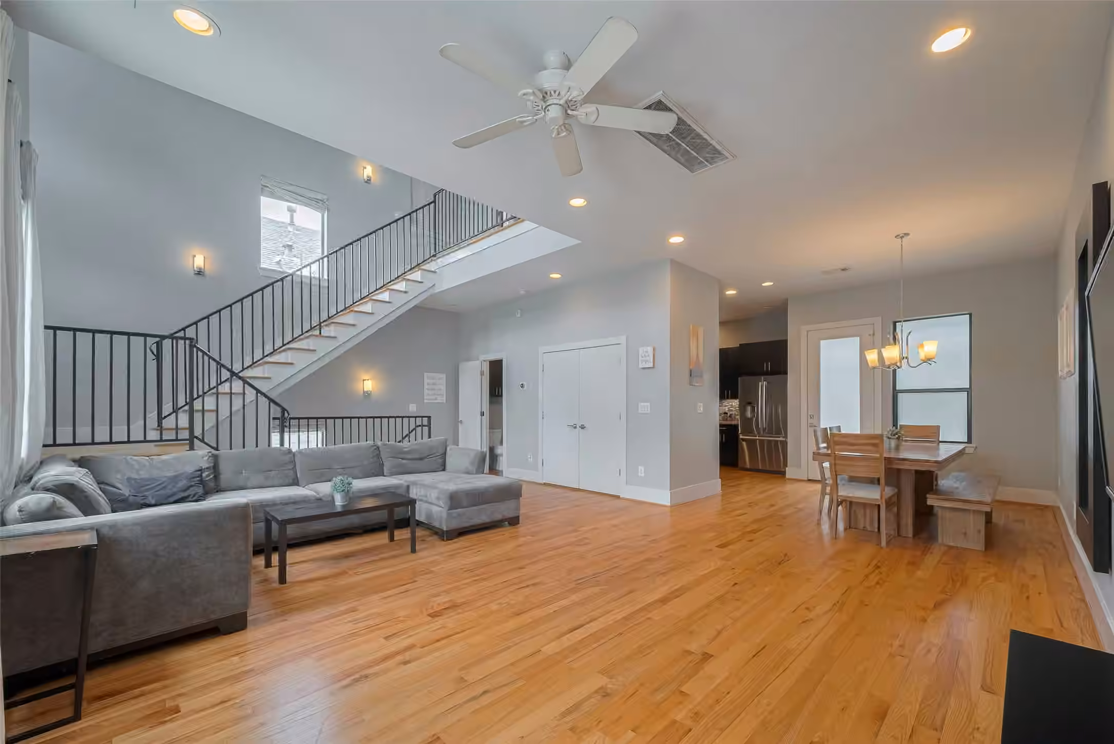 Photo 6 of 2115 Hadley Street, Houston, TX