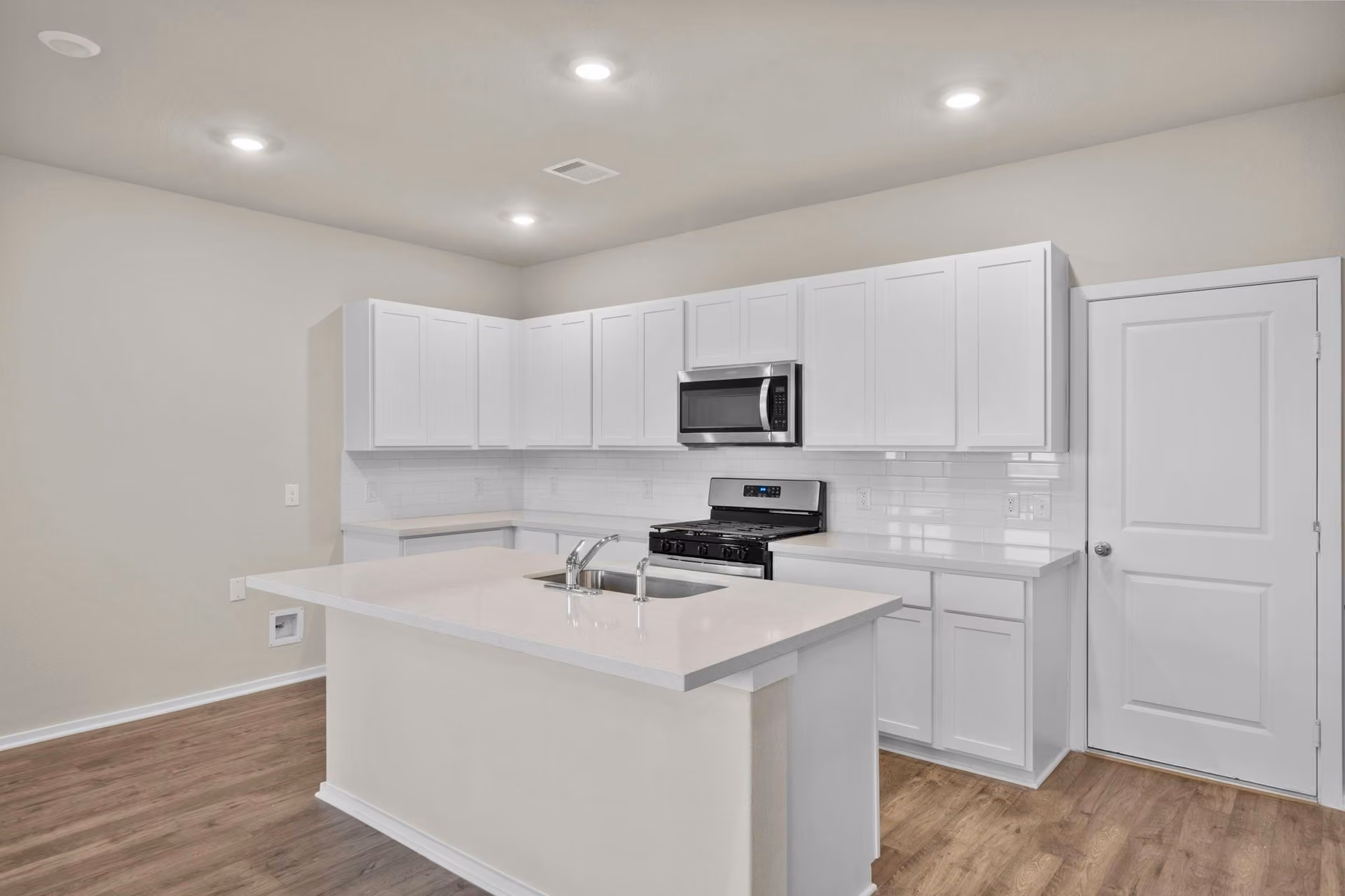 Photo 5 of 12072 Moonlight Path Drive, Conroe, TX