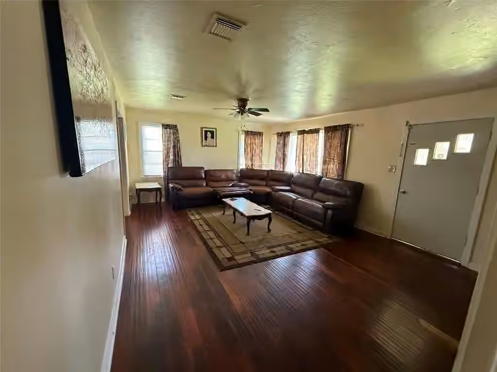 Photo 4 of 1800 Carlisle Street, Rosenberg, TX