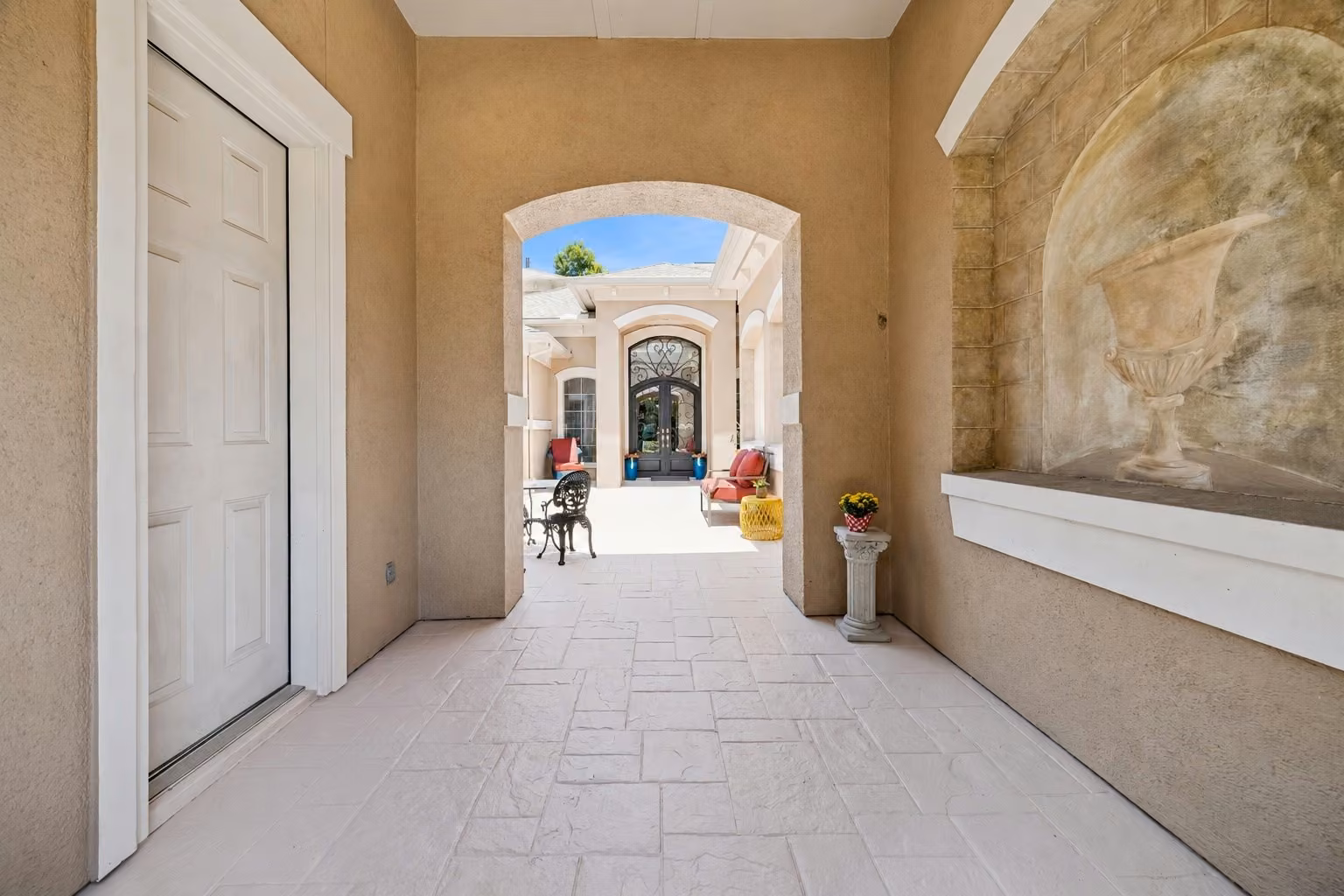 Photo 2 of 11914 Legend Manor Drive, Houston, TX